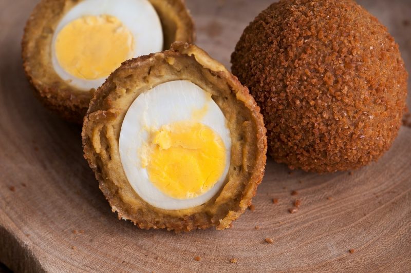 Зразы мясные в духовке: рецепт с яйцом